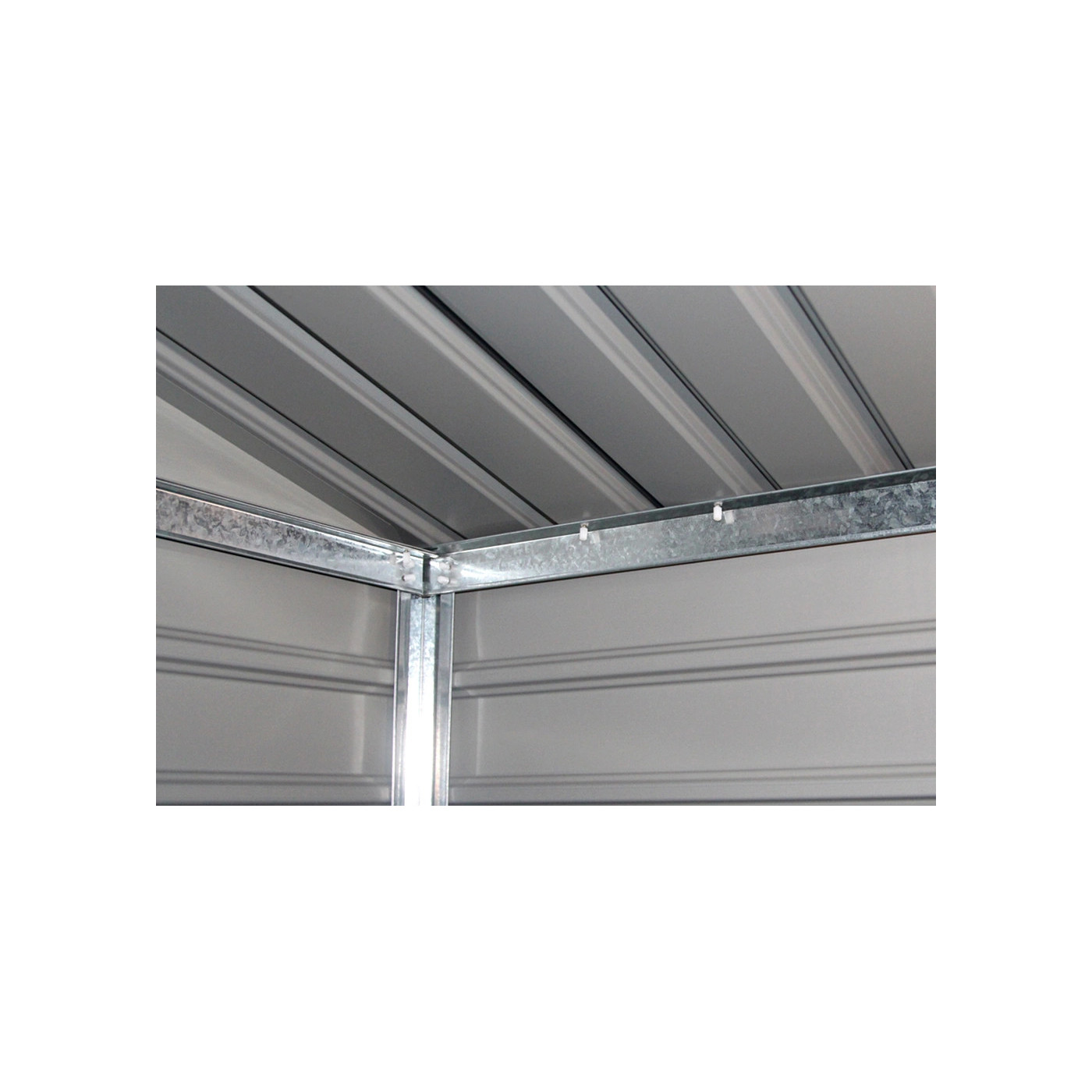 Metalowe stelaże wzmacniające konstrukcję wewnątrz domku narzędziowego MONTREAL 