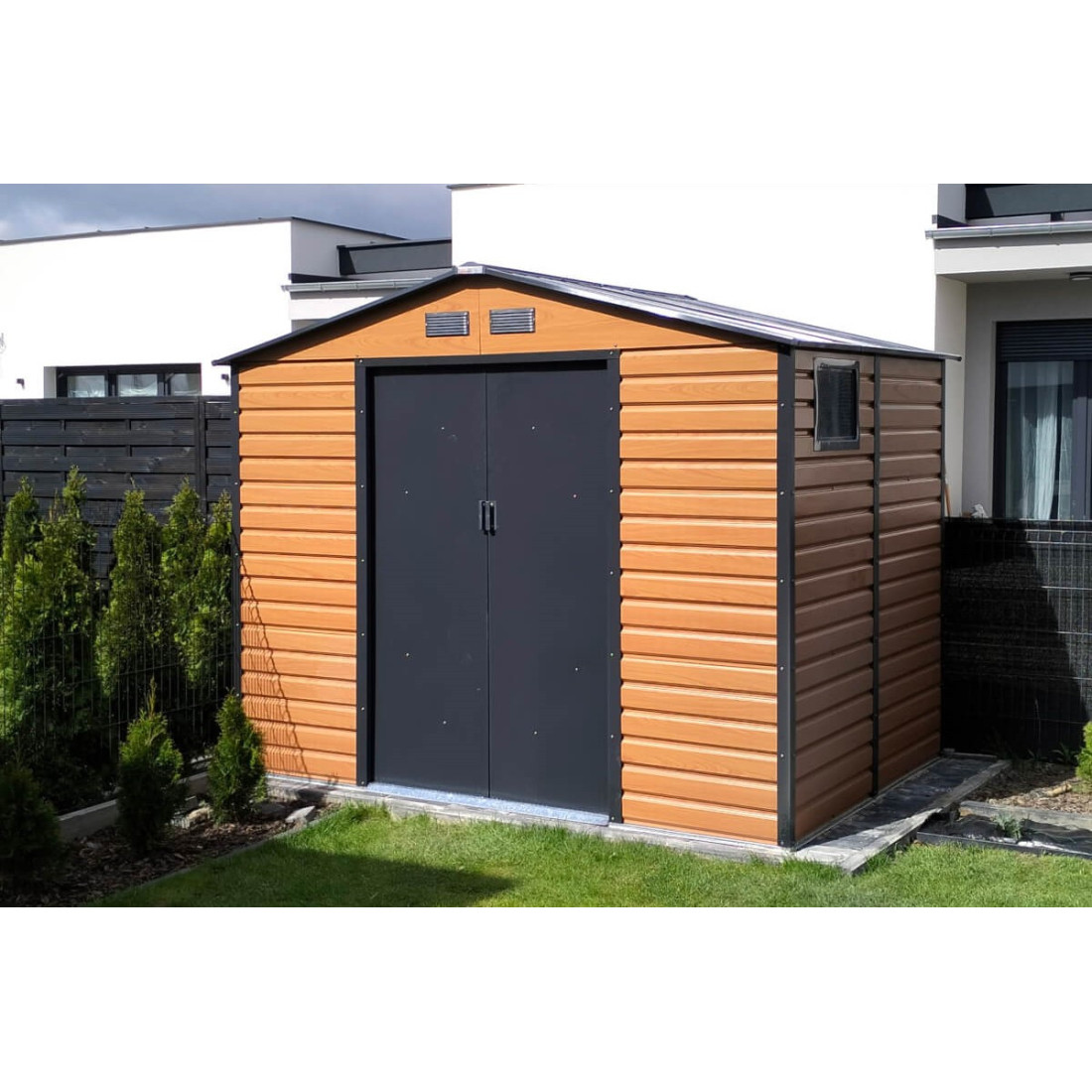 Aranżacja w ogrodzie domku na narzędzia MONTREAL 277x259cm