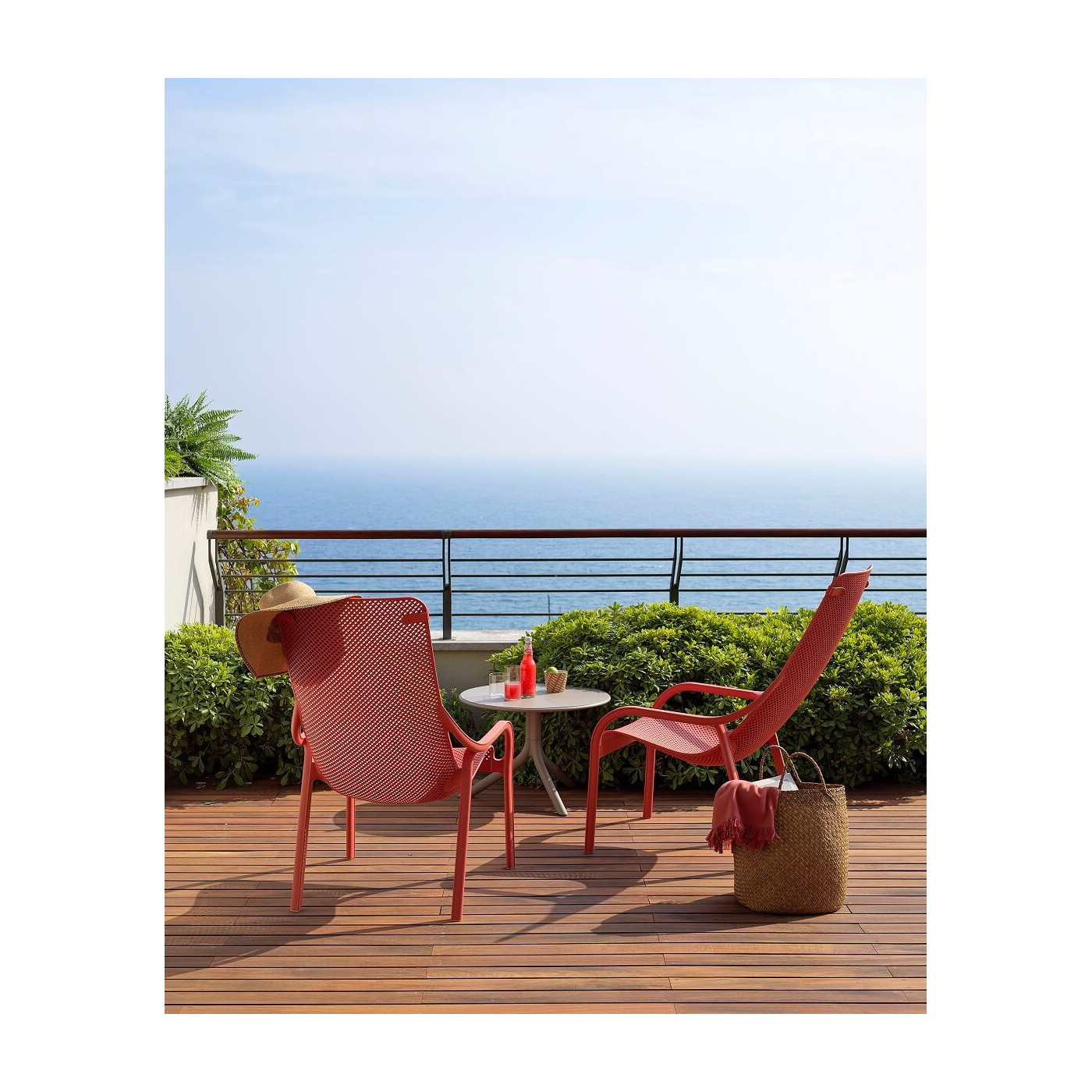 NET LOUNGE ANTHRACITE ARMCHAIR