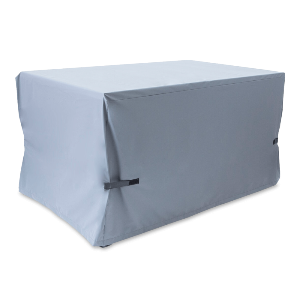 Mebel przykryty szarym pokrowcem