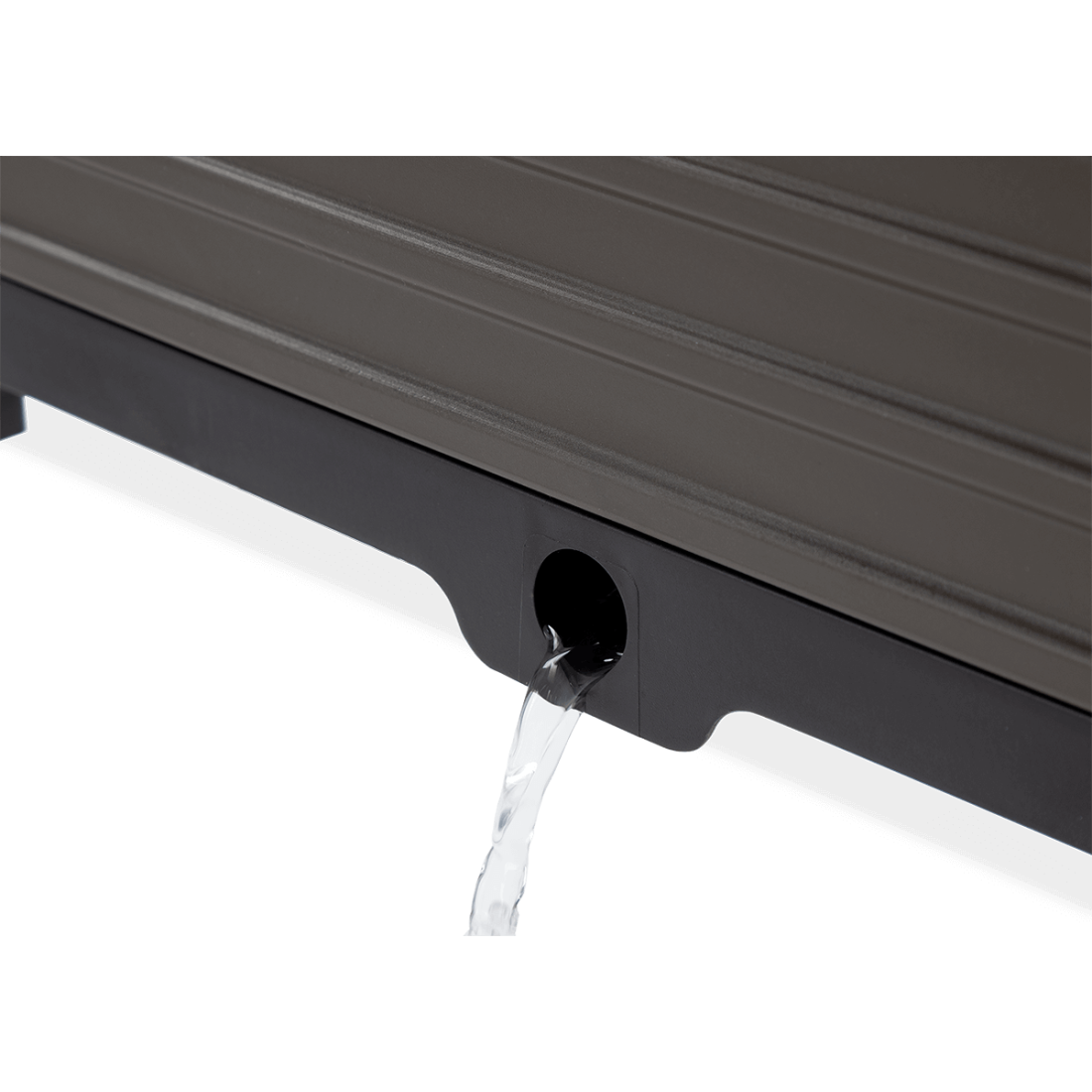 Widok na element, odpływ na wodę ze skrzyni