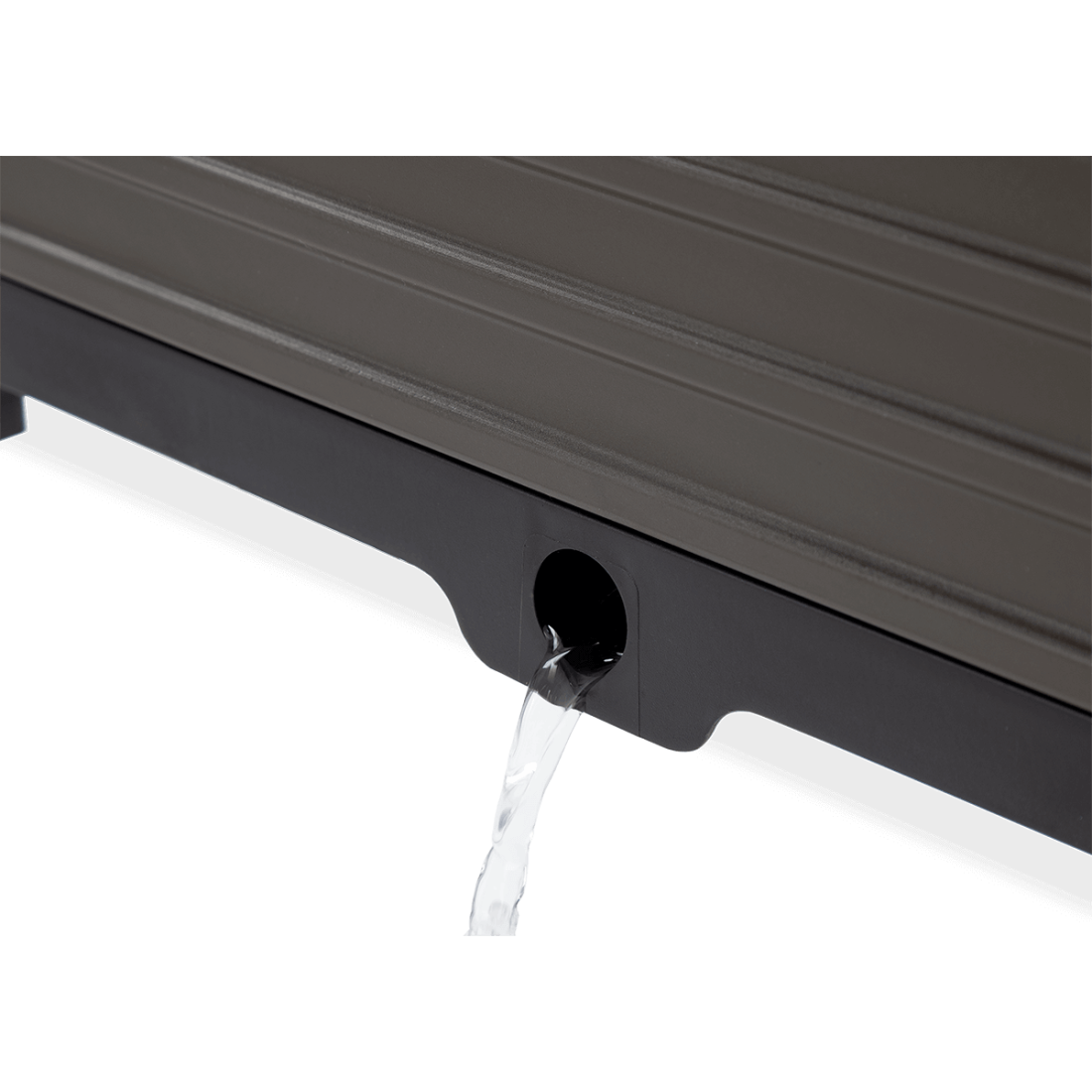 Widok na element, odpływ na wodę ze skrzyni