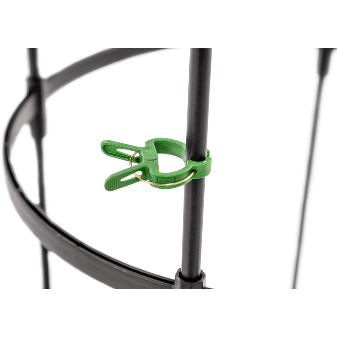 Zbliżenie na element z zestawu doniczki i stojaka do uprawy pomidorów TOMATO TUBE