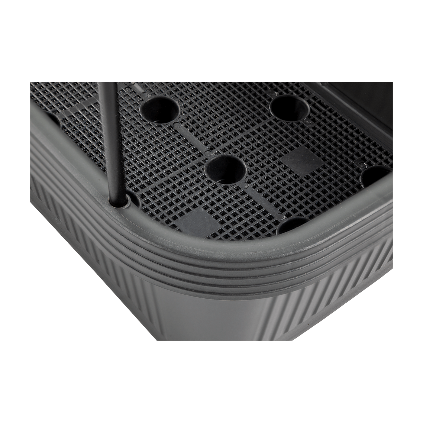 Zbliżenie na wnętrze doniczki do uprawy ogórków CUCU GROW BOX CULTIVO