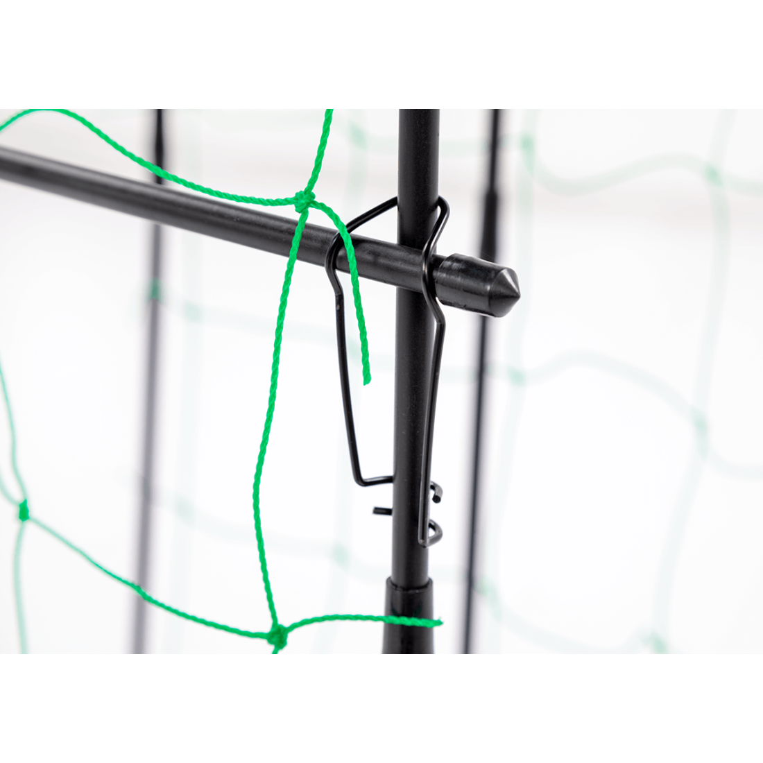 Zbliżenie na detal - sznurek od stojaka do uprawy ogórków CUCU GROW BOX CULTIVO