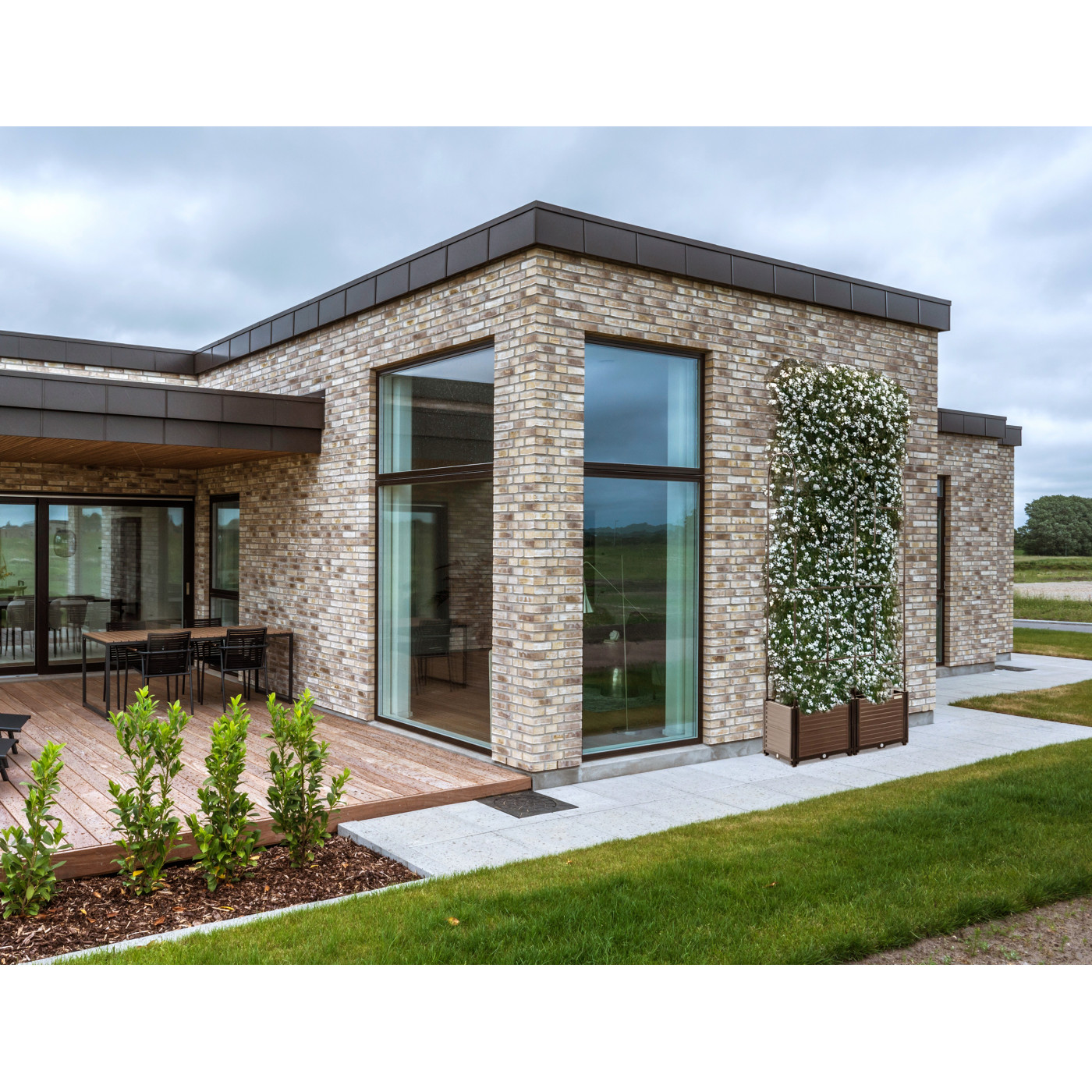 Aranżacja Skrzynia uprawowa + stojak zaokrąglony GROW ROUND SET 84x42x180cm - CULTIVO