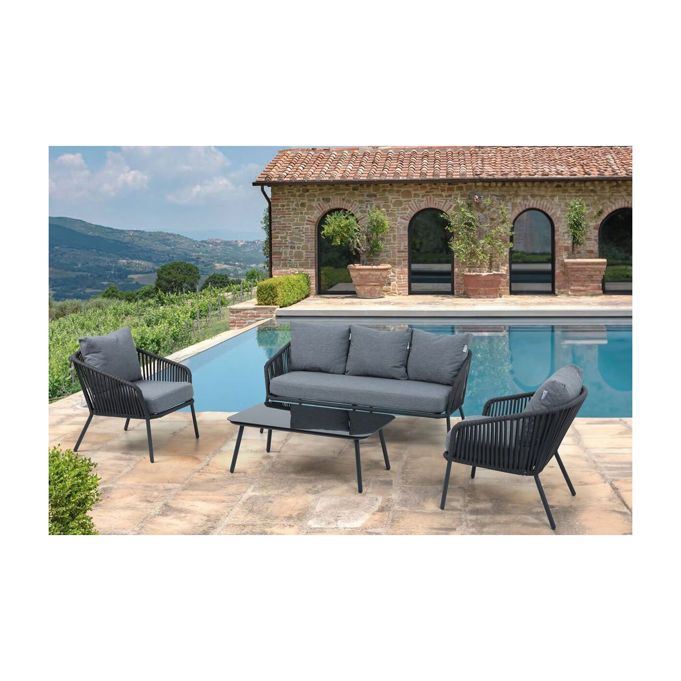 Aranżacja antracytowych mebli Anders nad basenem