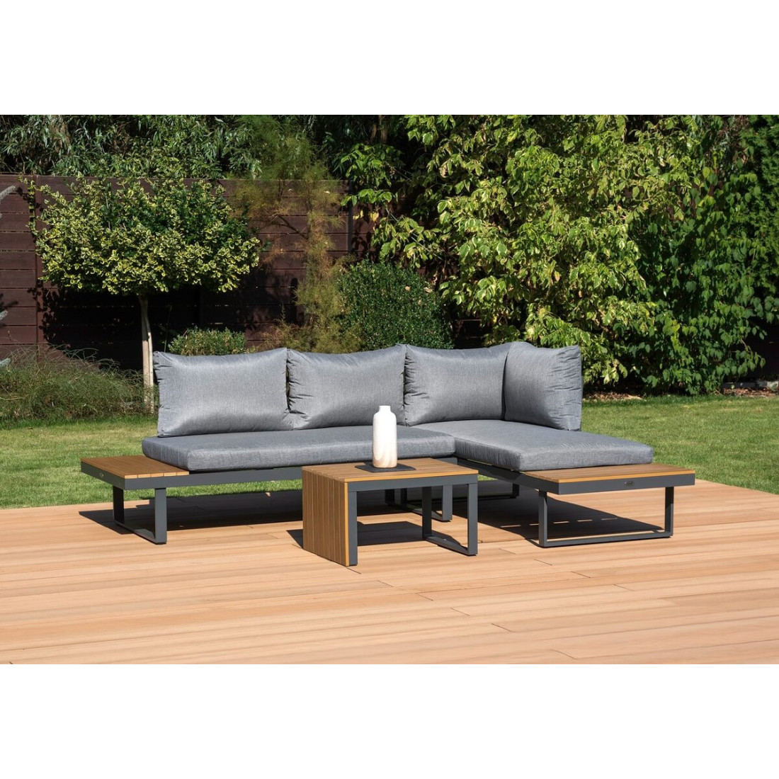 Aranżacja na tarasie narożnika modułowego tulip