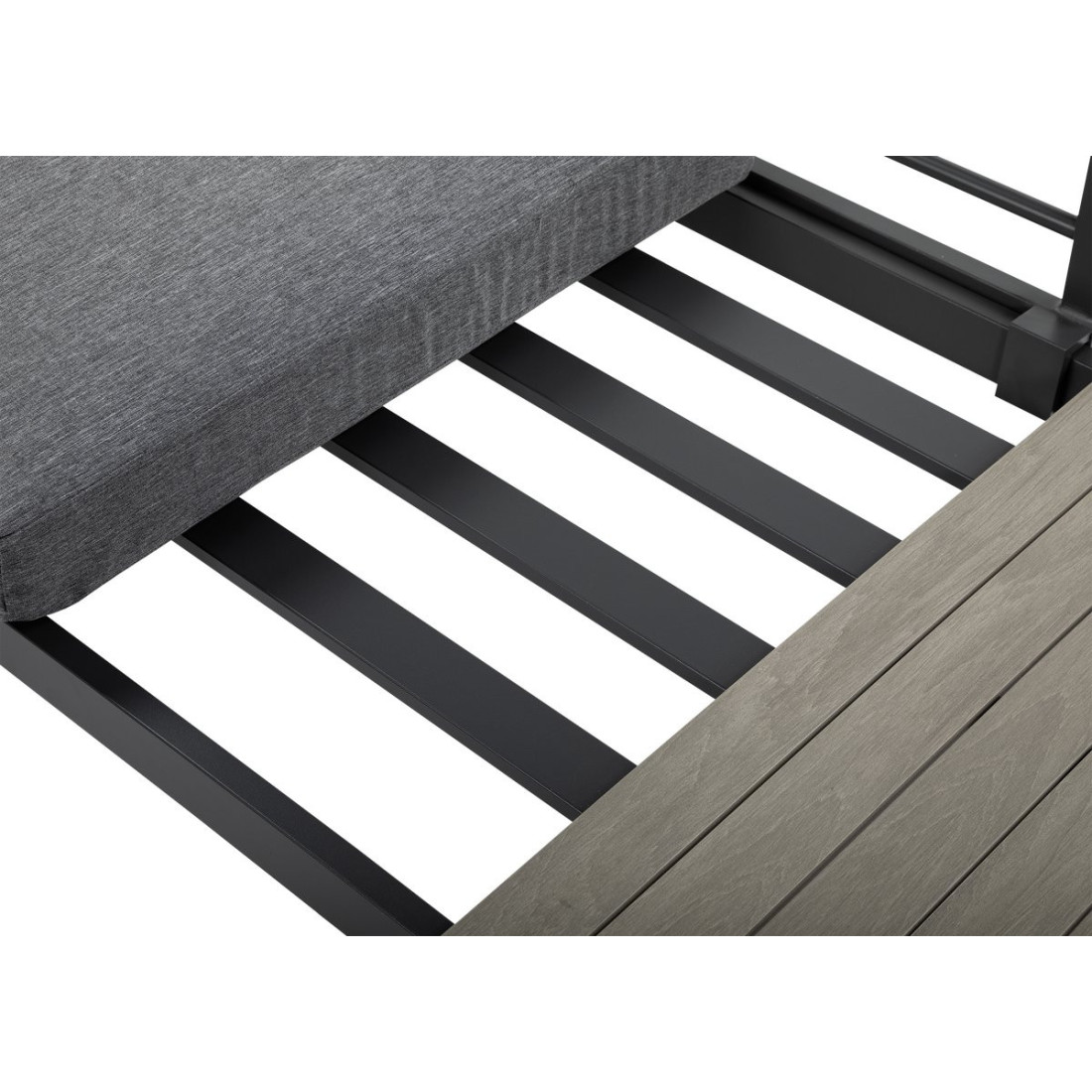 zbliżenie na aluminiową ramę narożnika tulip