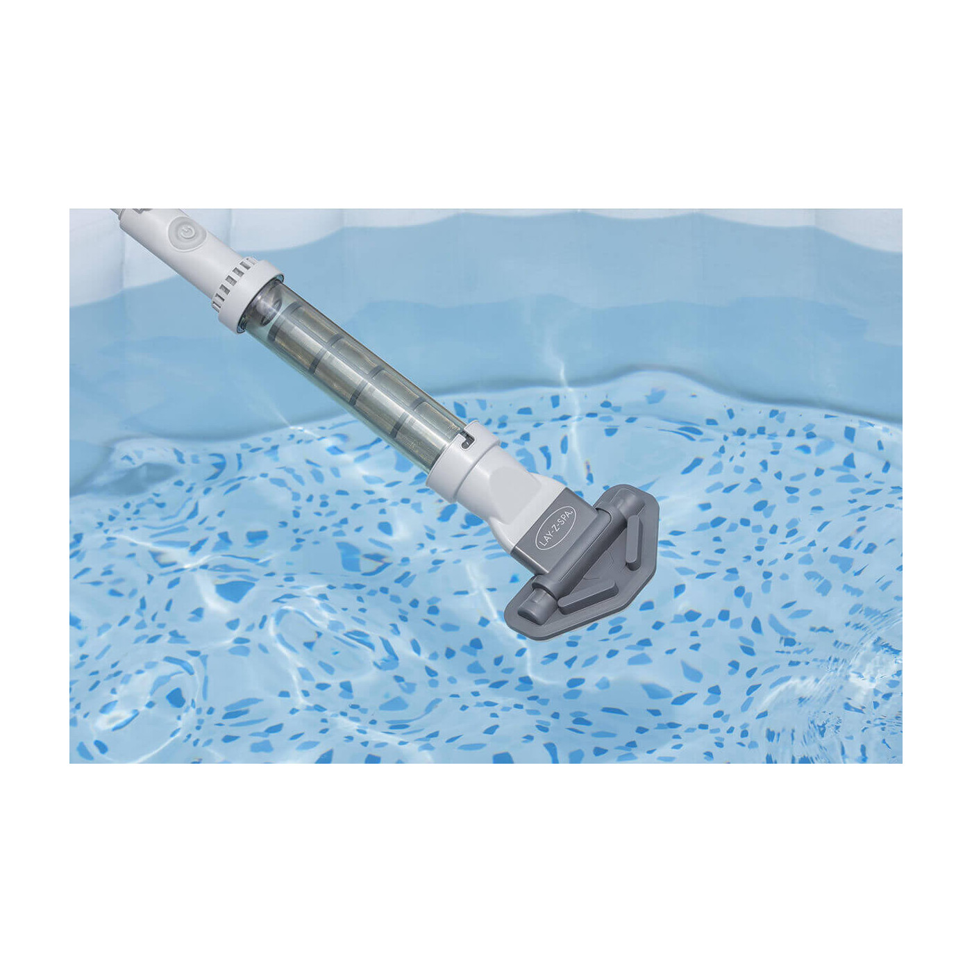 Wizualizacja działania odkurzacza do basenów i spa w wodzie