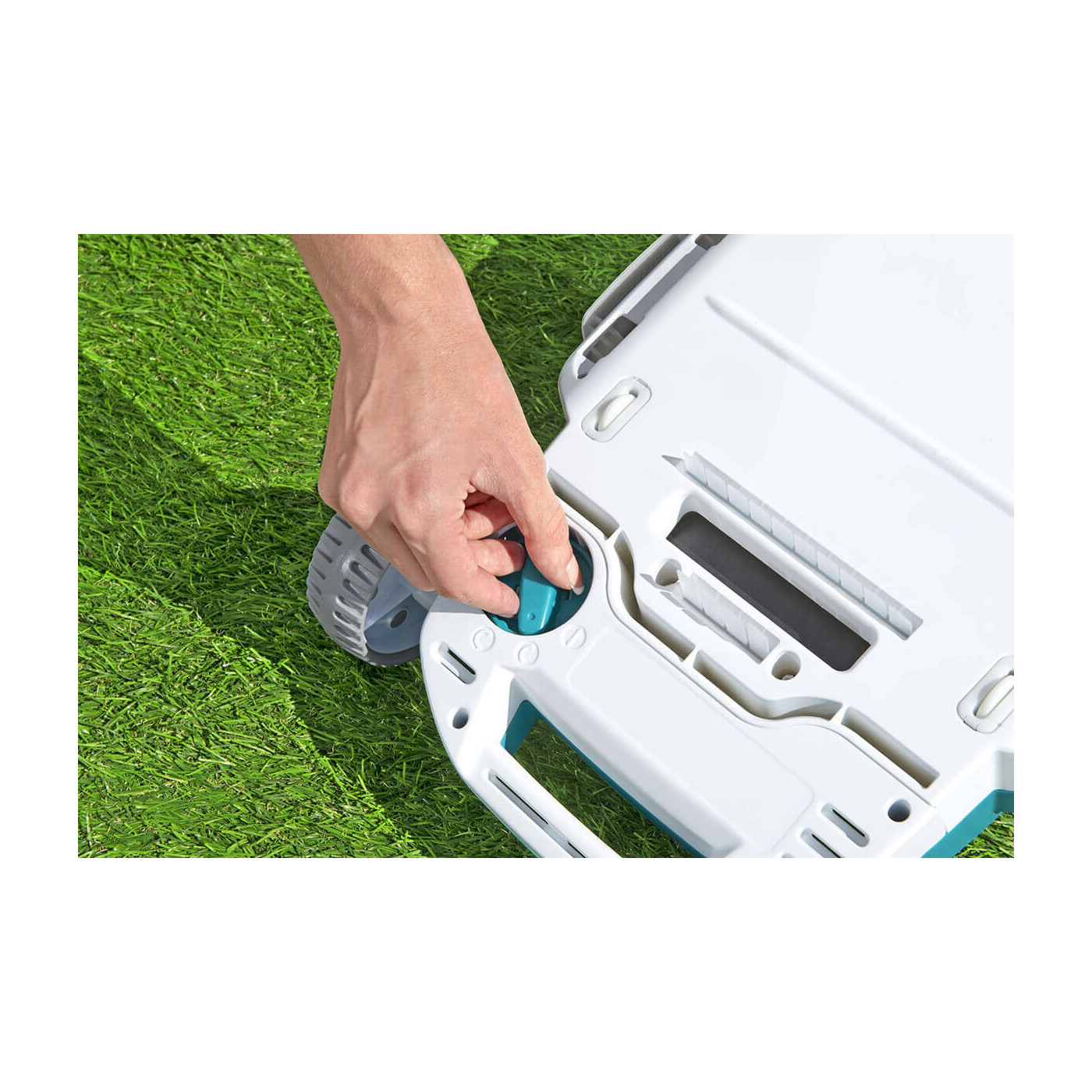 Sposób włączania i wyłączania odkurzacza AQUATRONIX G200