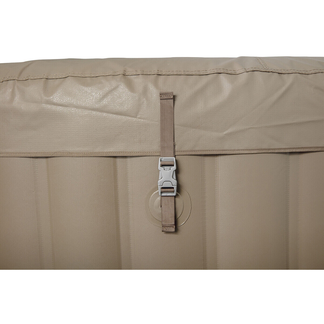 Widok na mocowanie pokrywy w jacuzzi