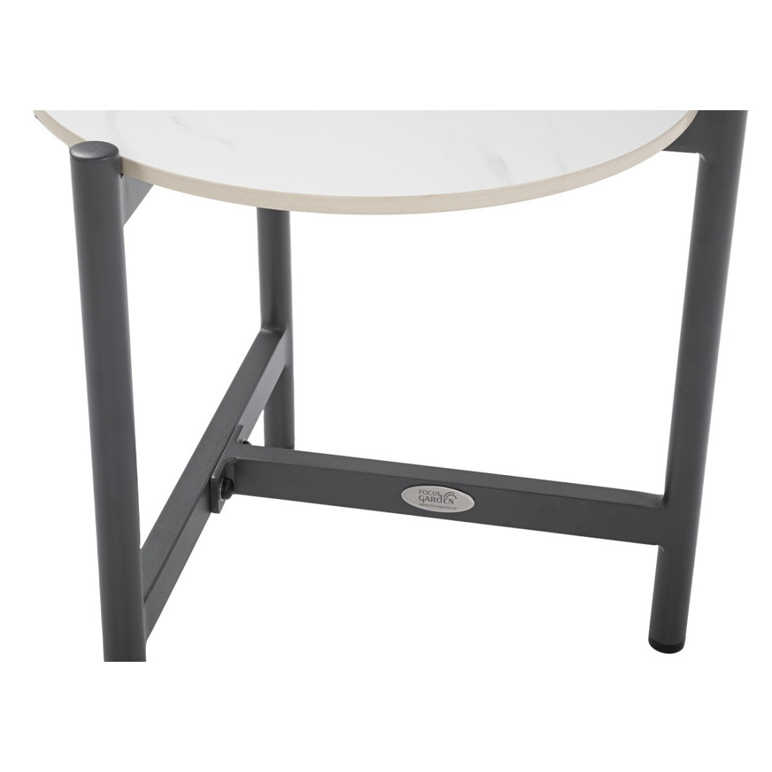 widok z góry na biały kamienny blat stolika grafton caffe