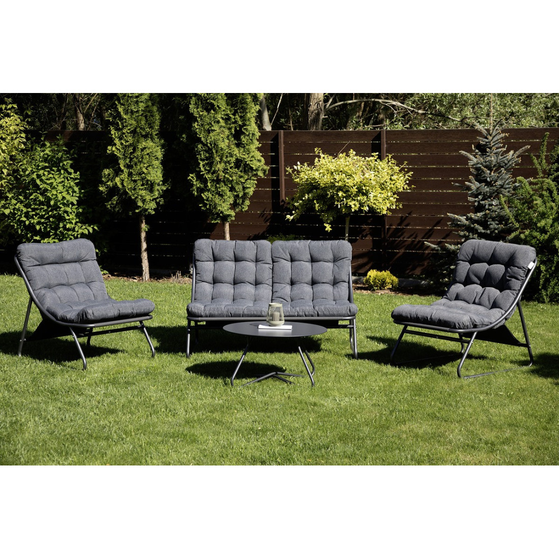 Aranżacja na ogrodzie antracytowych mebli vista caffe