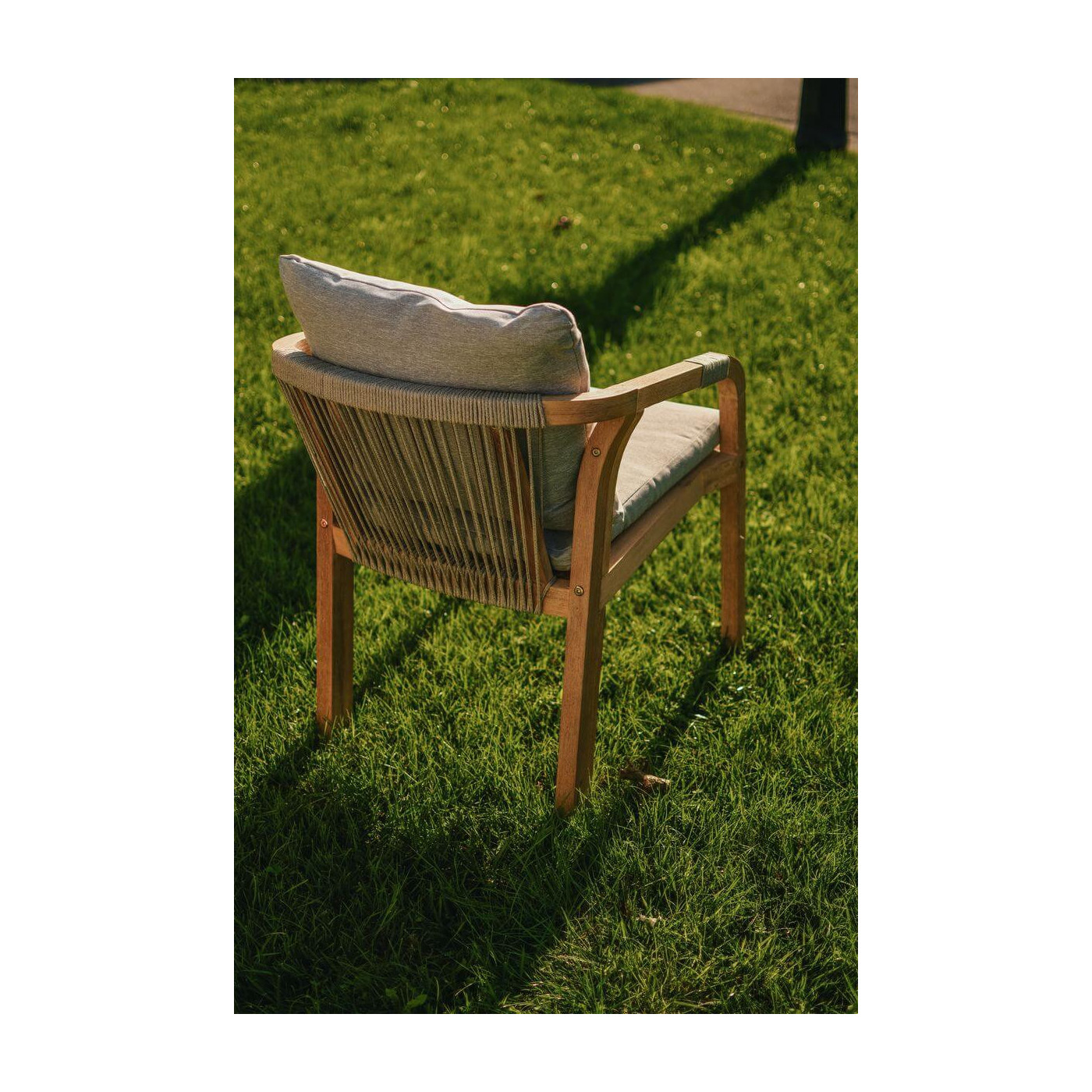 Bok szarego krzesła z kompletu jadalnianego Jacob Dining