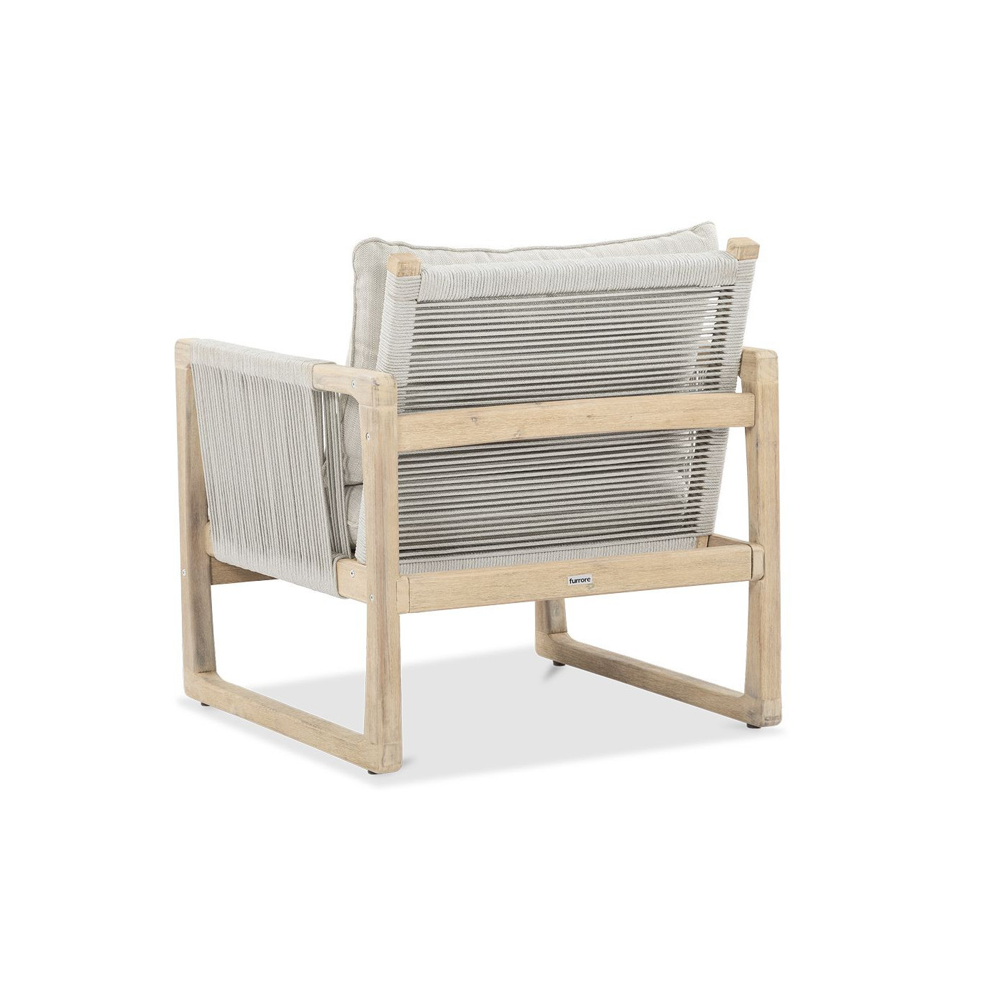 zbliżenie na drewnianą ramę i szare liny oplecione przez oparcie w sofie z zestawu amalfi