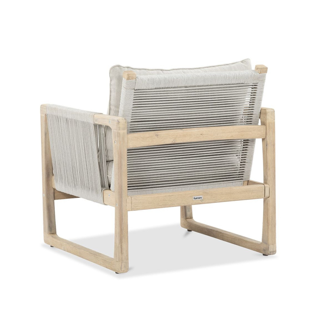 zbliżenie na drewnianą ramę i szare liny oplecione przez oparcie w sofie z zestawu amalfi