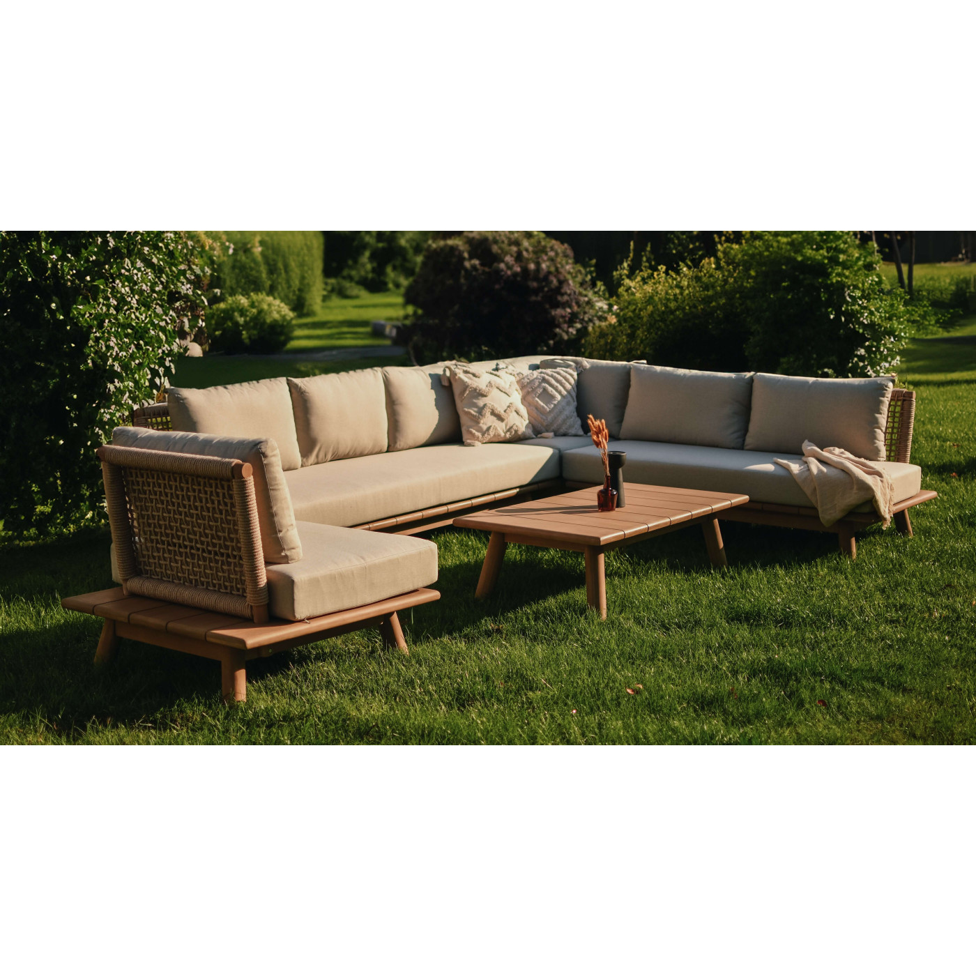 Aranżacja zestawu wypoczynkowego MIYA DINING