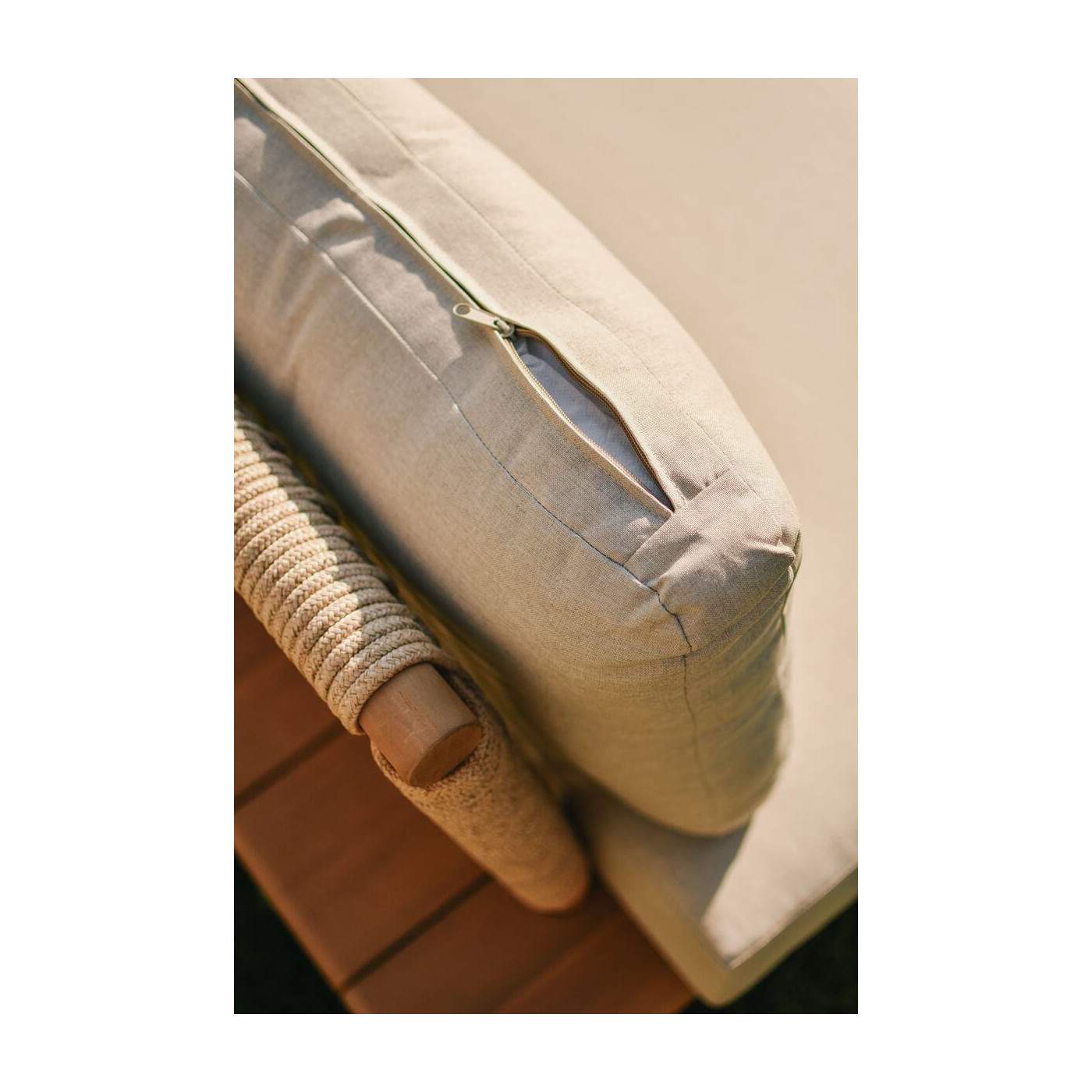 Bok narożnika zestawu ogrodowego MIYA DINING Focus Garden