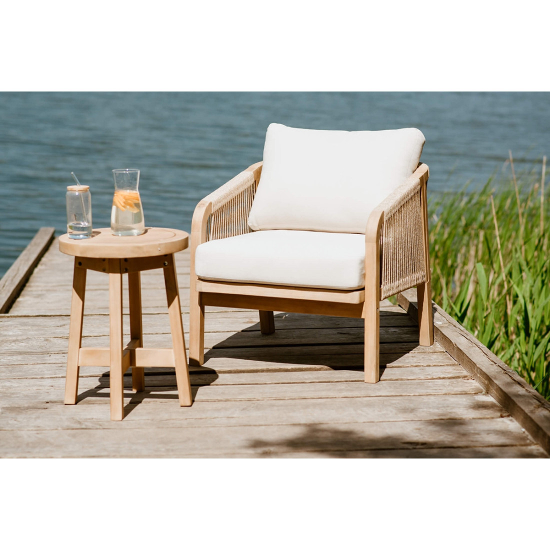 przód drewnianego fotela z zestawu marigold