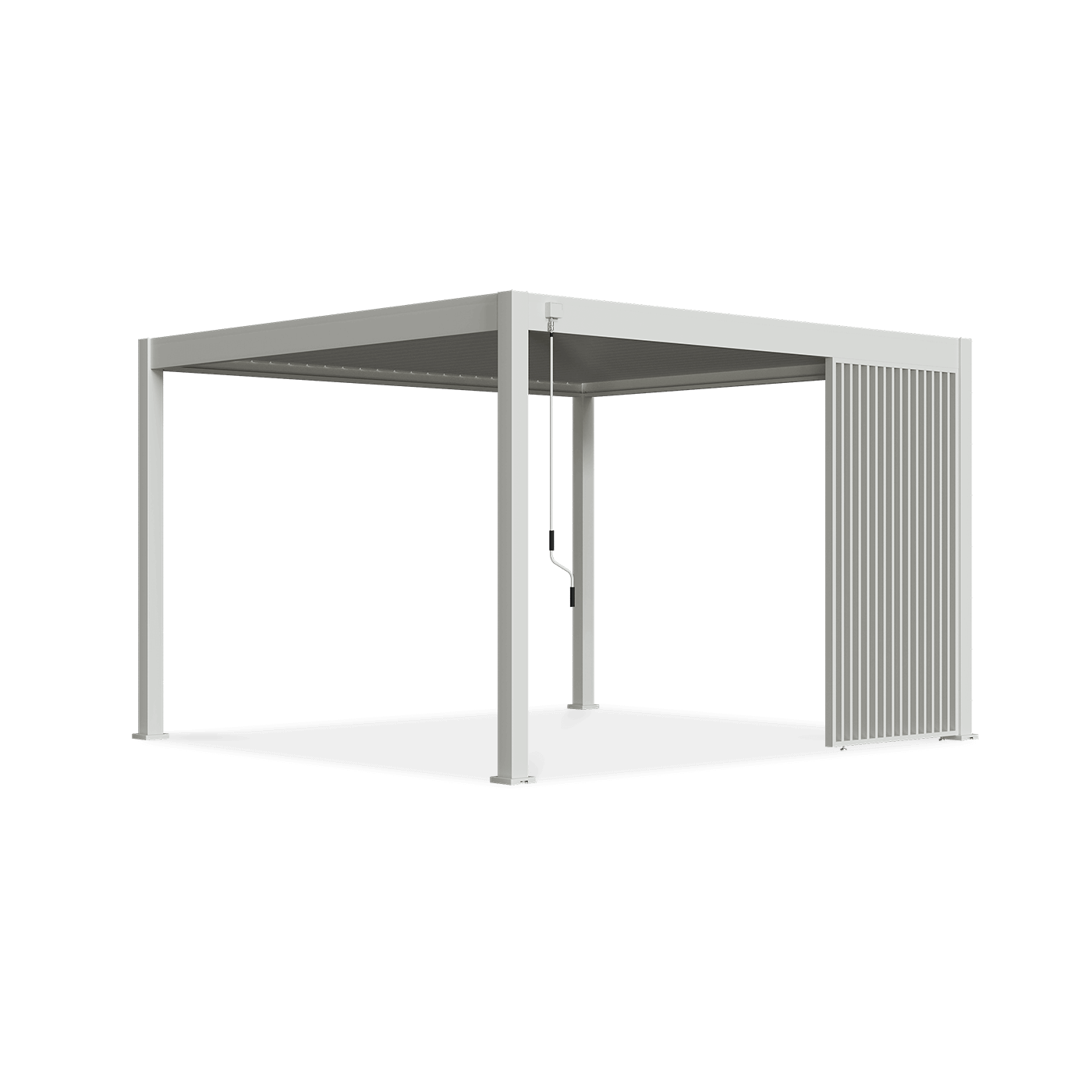 Trzy białe panele żaluzjowe o szerokości 1,3 m zasłaniają jedną ze ścian pergoli