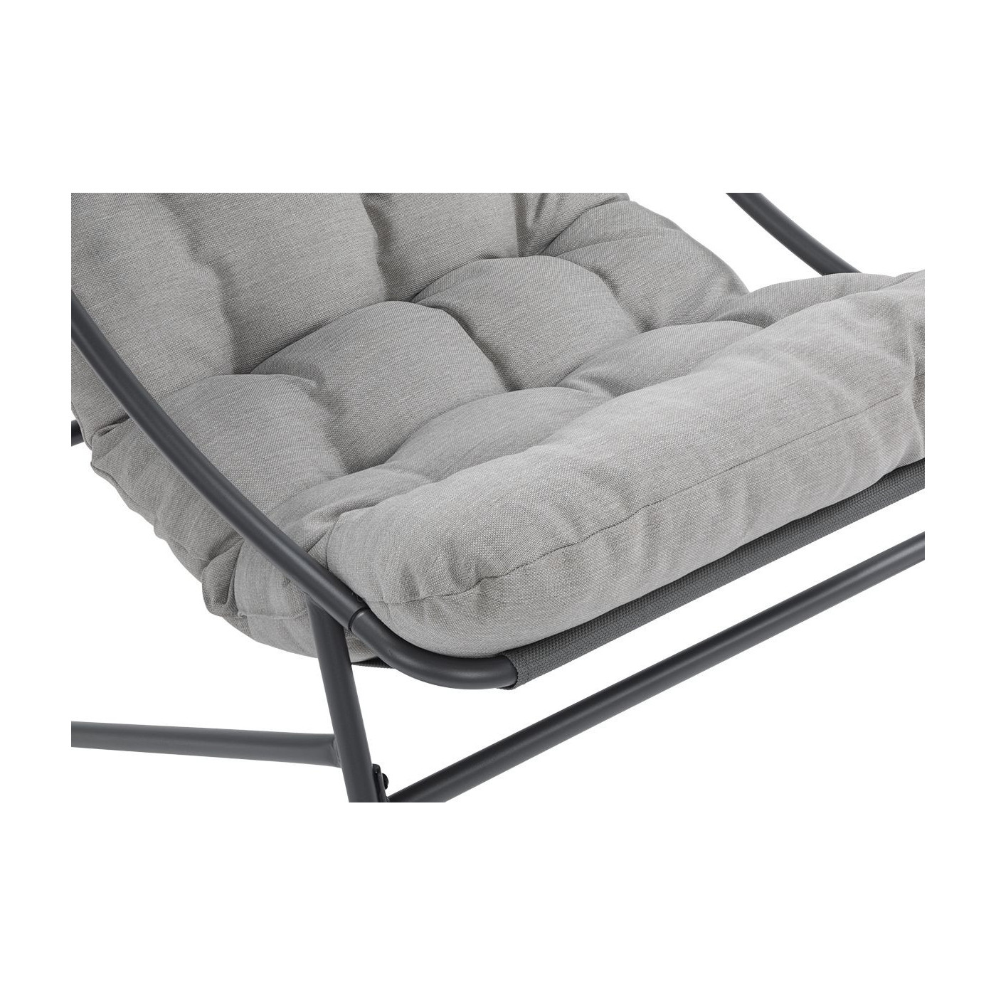 zbliżenie na szare siedzisko fotela casper