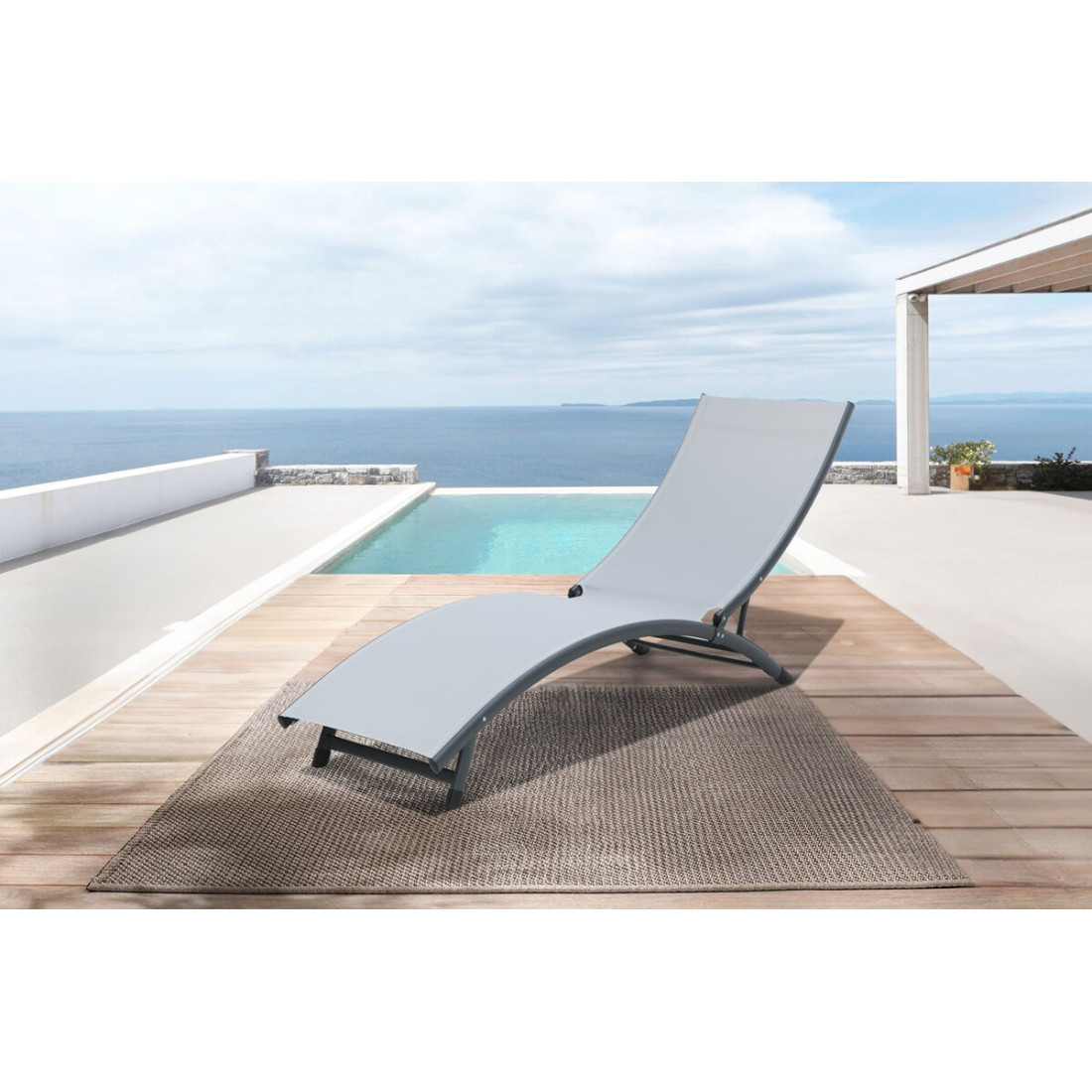 Aranżacja z leżakiem basenowym Star