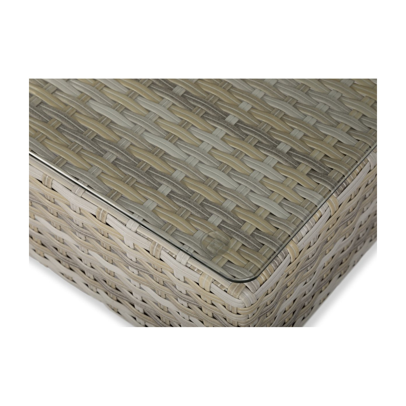 zbliżenie na blat z szkła hartowanego stolika z zestawu willis caffe