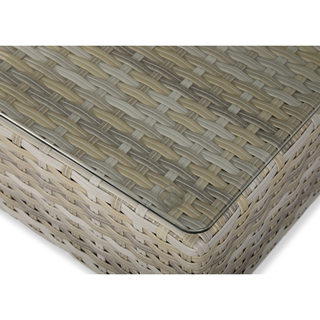 zbliżenie na blat z szkła hartowanego stolika z zestawu willis caffe