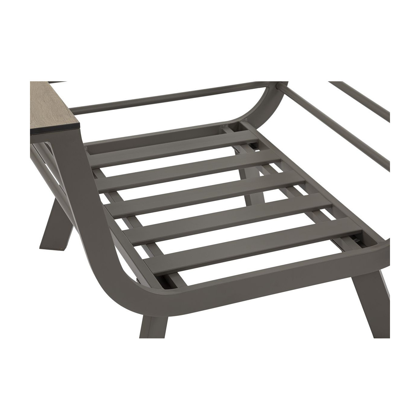 zbliżenie na aluminiową ramę fotela aspen caffe