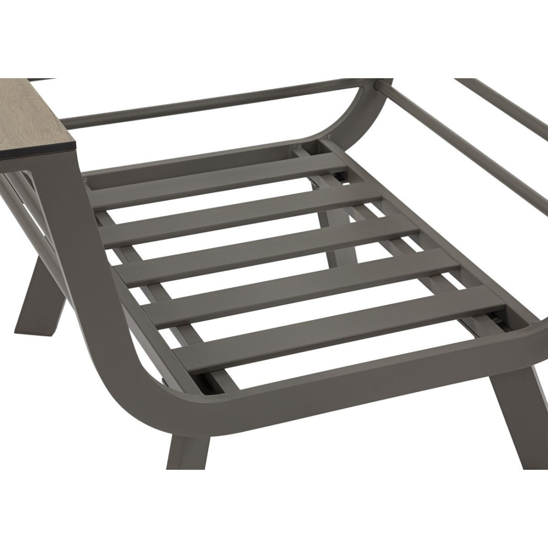 zbliżenie na aluminiową ramę fotela aspen caffe