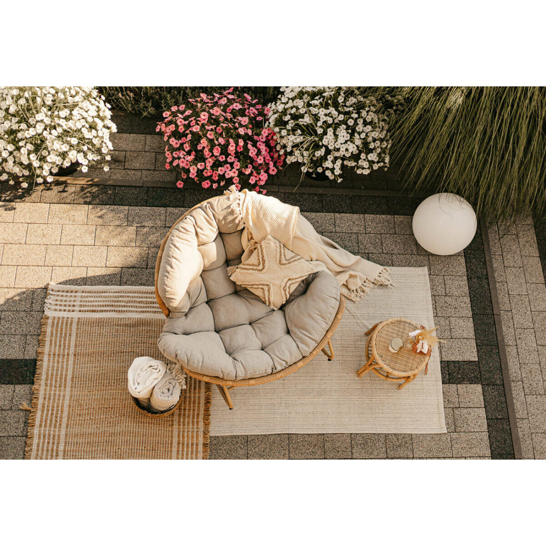 Widok z góry na fotel bujany Rodos