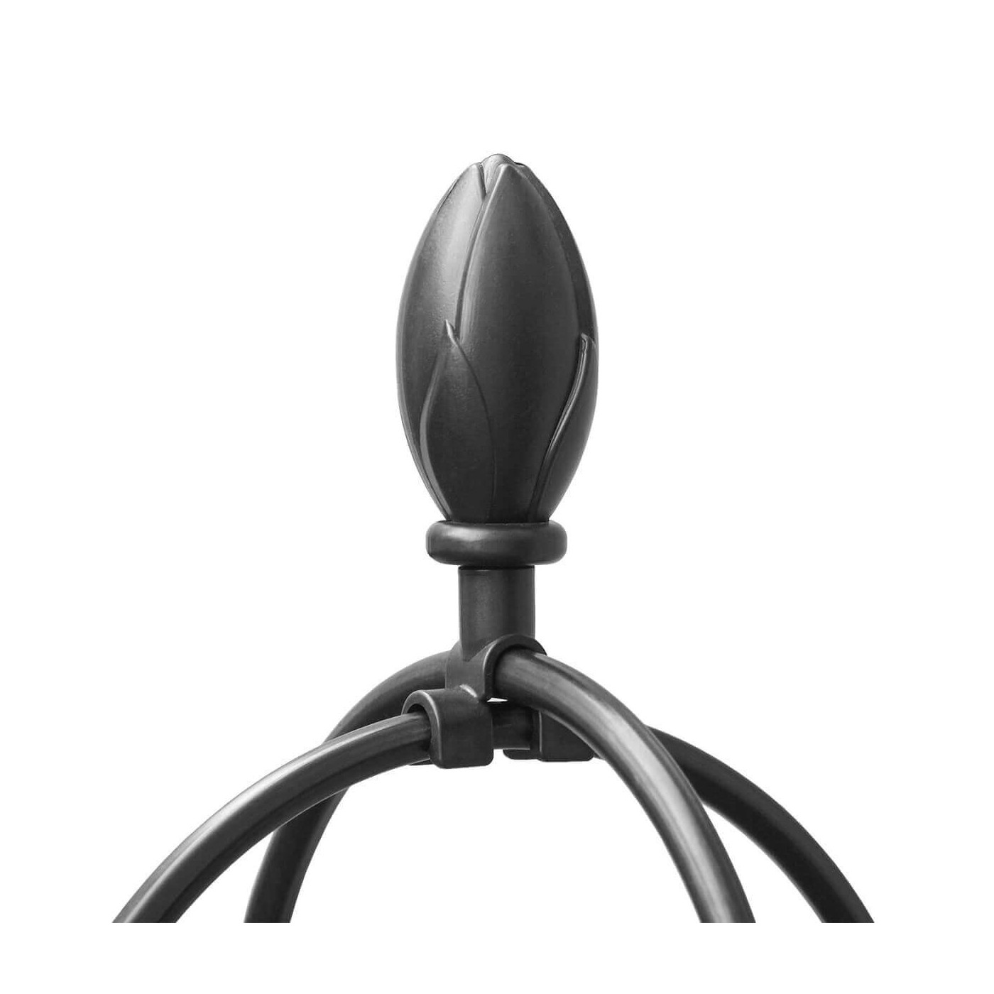 Zbliżenie na czubek/szczyt stojaka pergoli na róże