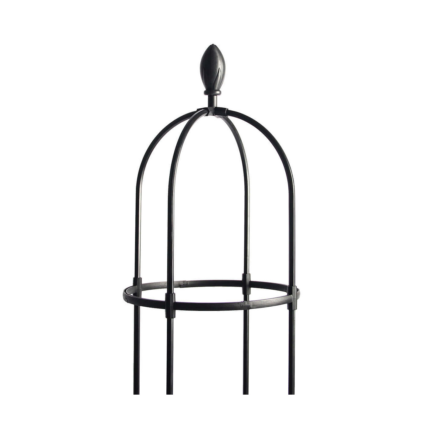 Zbliżenie na elegancki szczyt pergoli