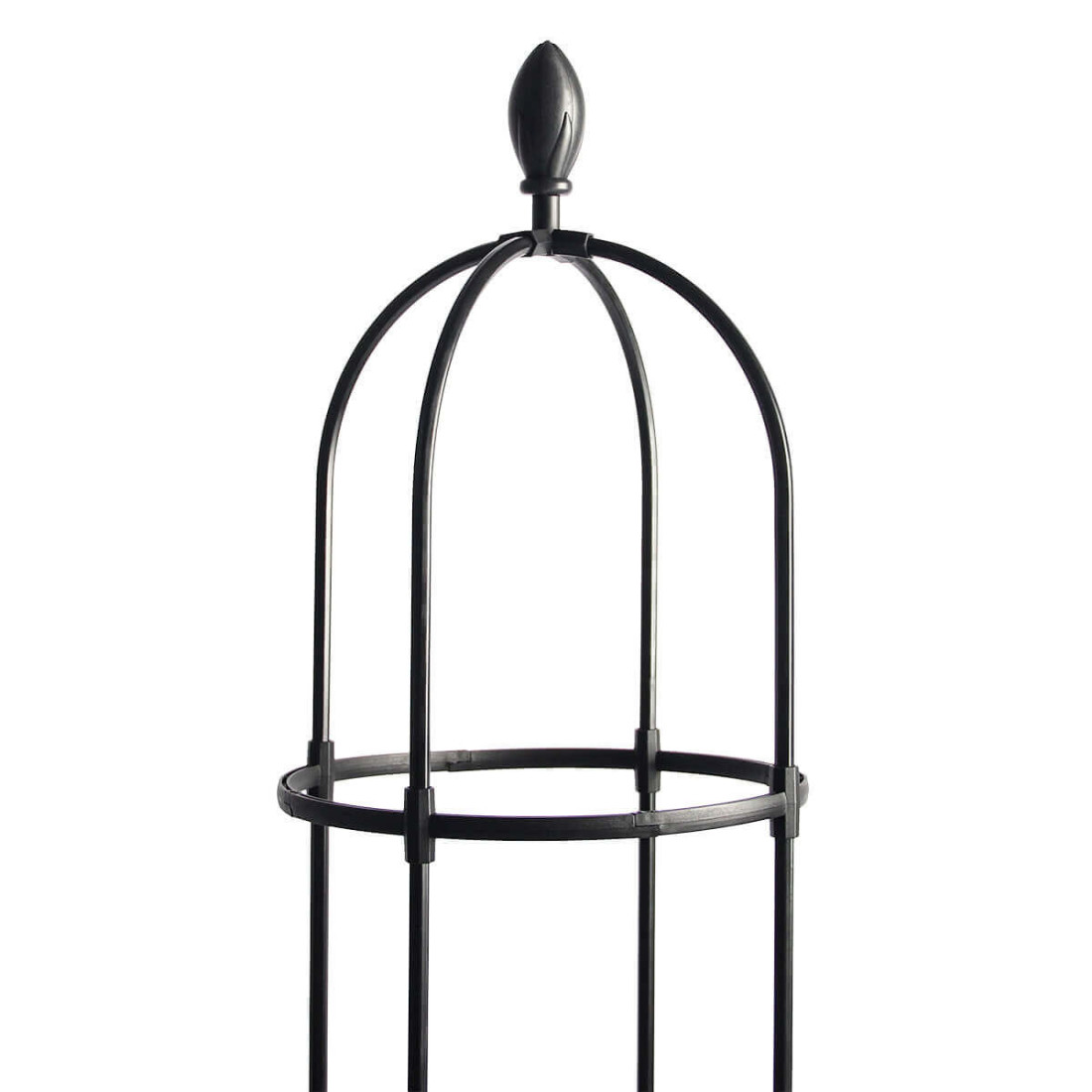 Zbliżenie na elegancki szczyt pergoli