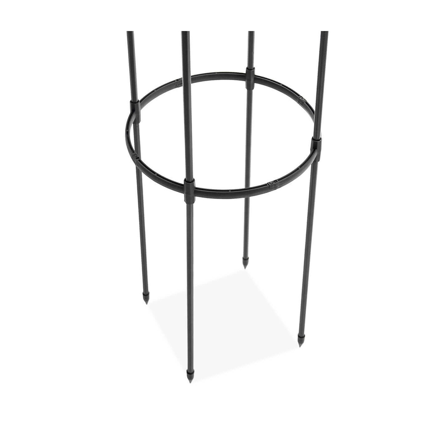 Zbliżenie na solidną stalową konstrukcję pergoli