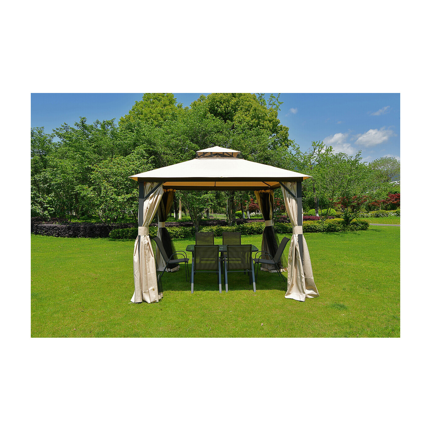 Doskonałe zadaszenie, beżowy namiot dla kompletu mebli wypoczynkowych w ogrodzie
