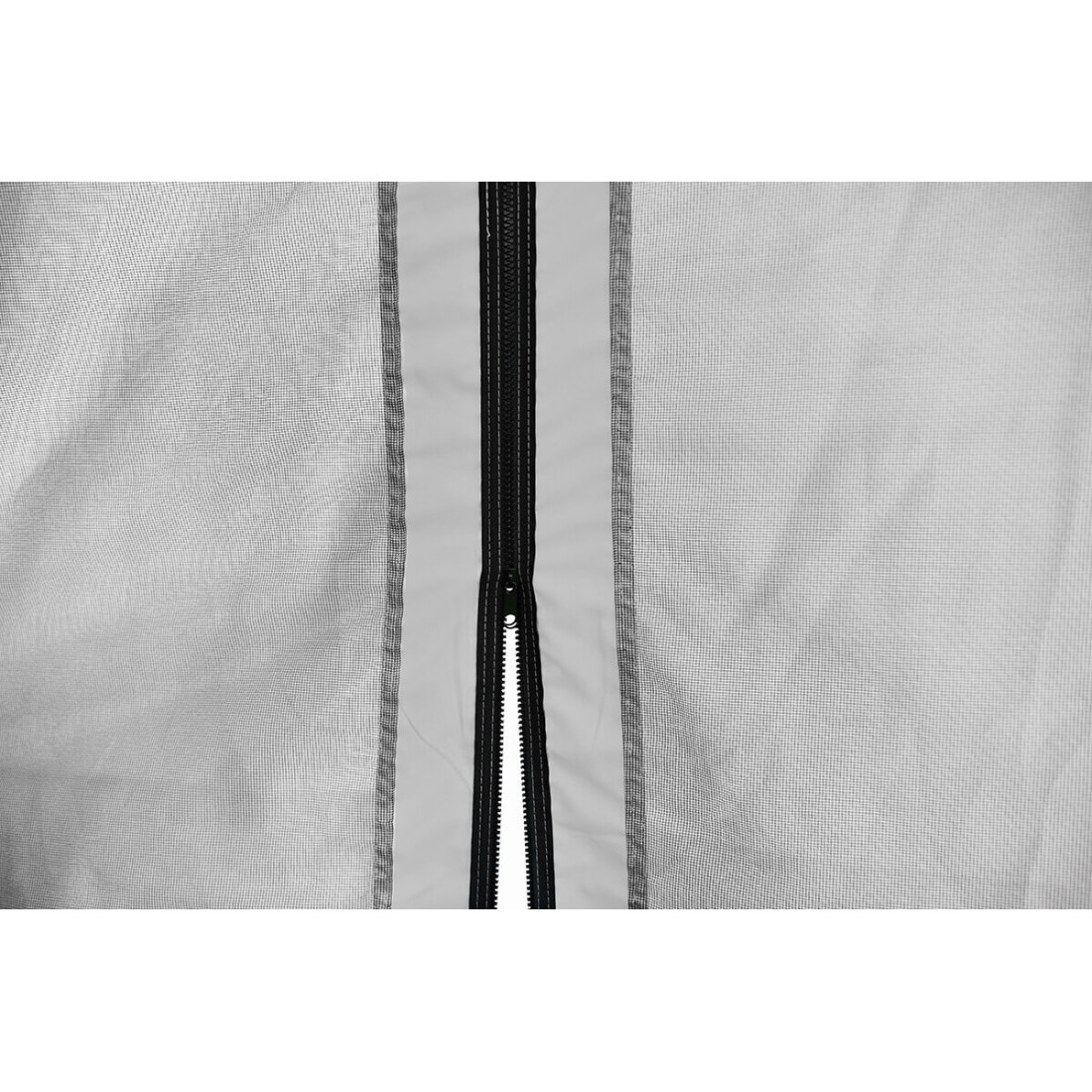 Widok na zapinanie moskitiery