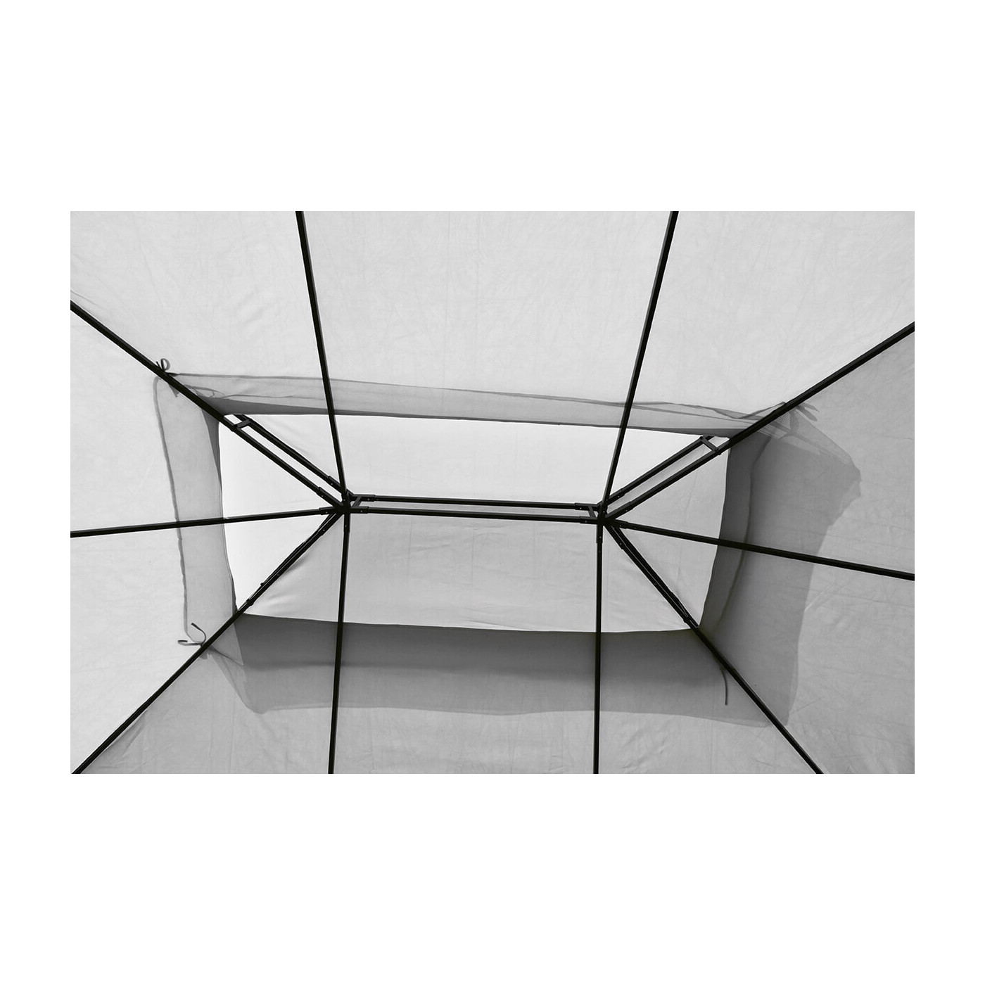 Widok od strony wewnętrznej na dach pawilonu