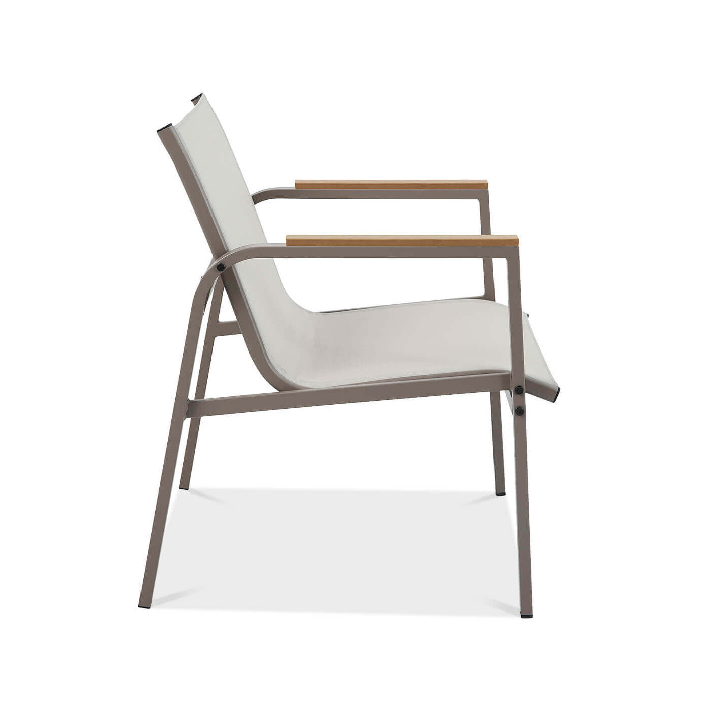 Widok na bok krzesła w naturalnym kolorze