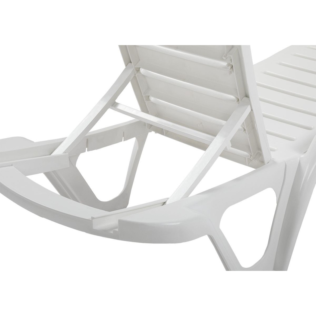 Zbliżenie na oparcie w leżaku monoblock