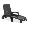 Antracytowy leżak z regulowanym oparciem Ocean od firmy Focus Garden