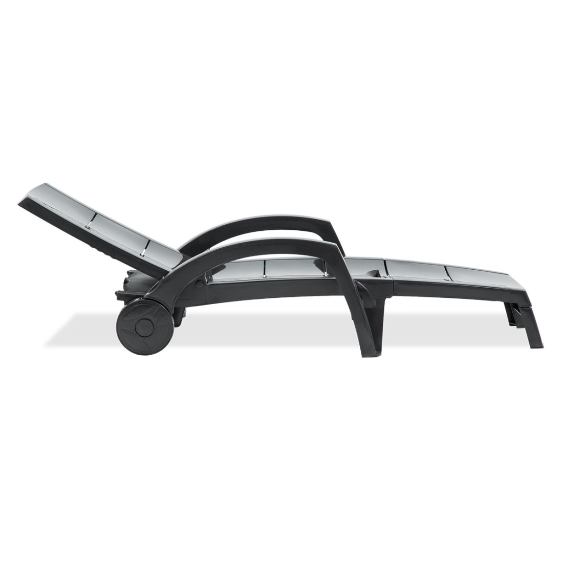 bok antracytowego leżaka ogrodowego ocean z rozłożonym oparciem w pozycji pół leżącej