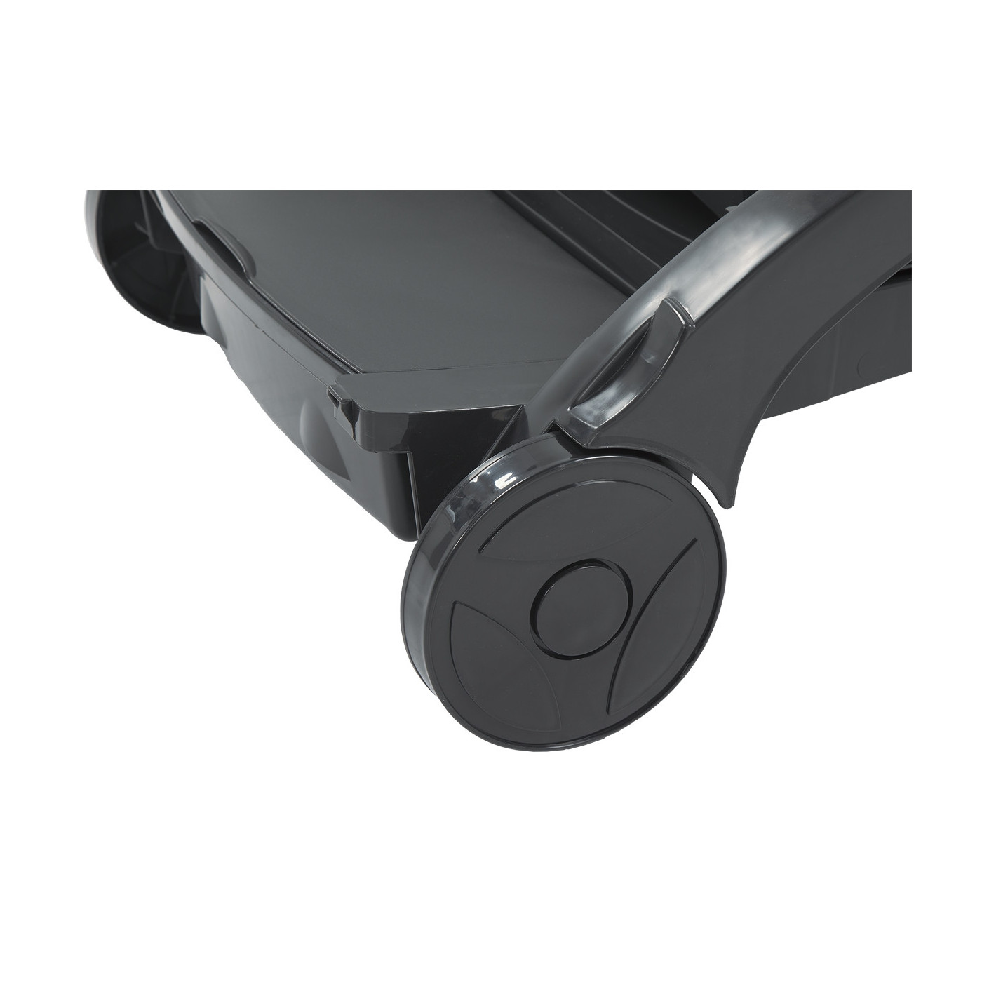 zbliżenie na kółka umożliwiające transport leżaka ocean