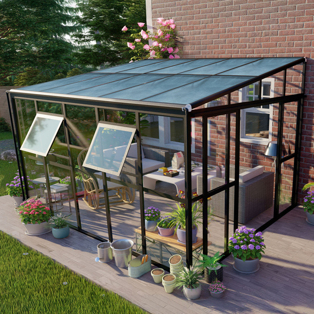 Ogród zimowy SOHO Black 364x290cm PC + Glass - Gutroof aranżacja przy domu wśród roślin i kwiatów, szklana konstrukcja