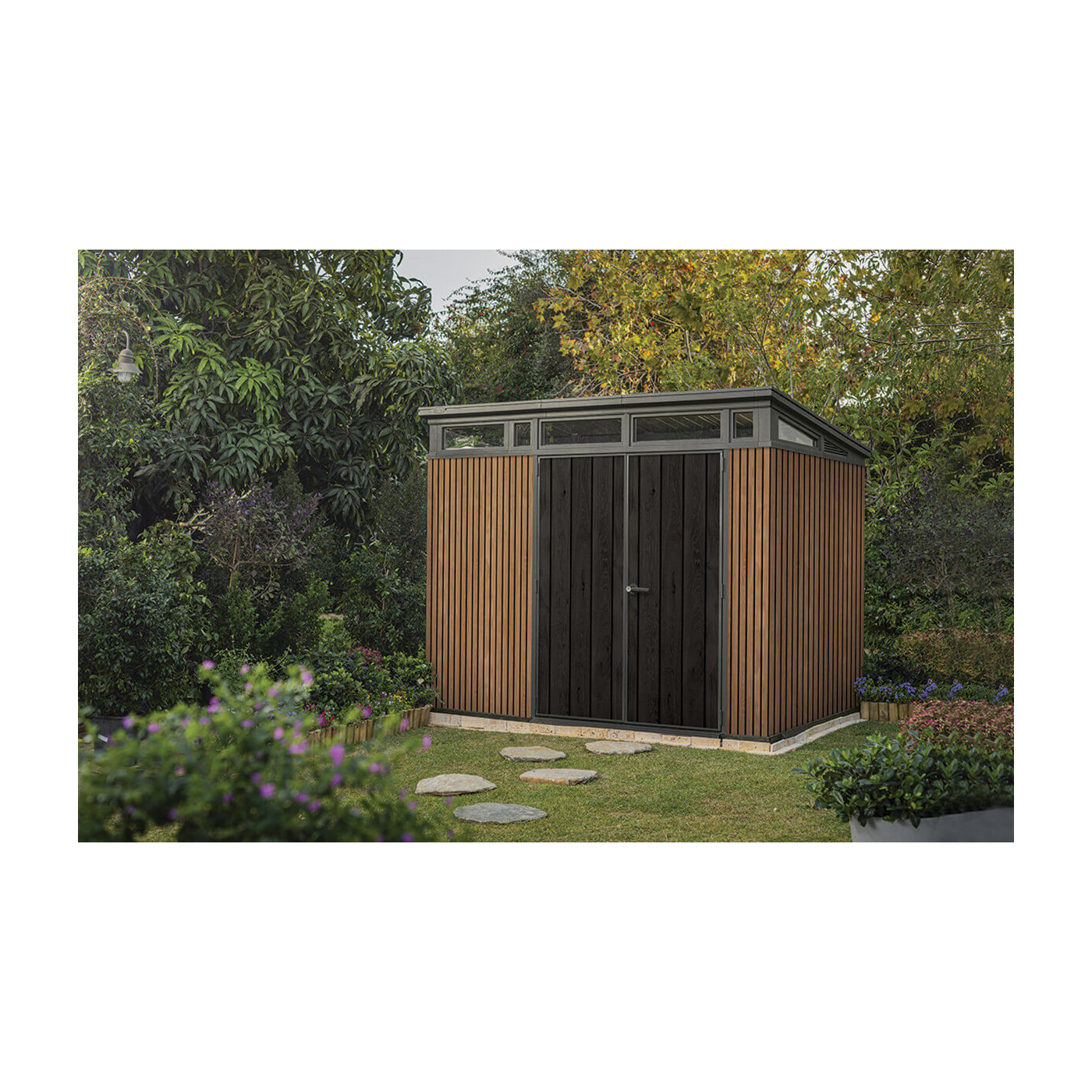 Wizualizacja brązowego domku narzędziowego w ogrodzie