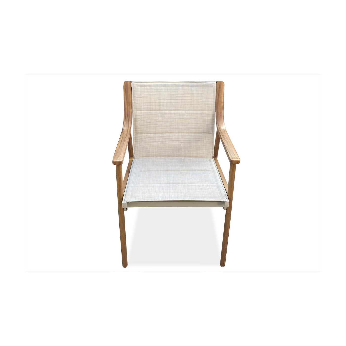 Krzesło z jasną tkaniną i ramą przypominającą drewno