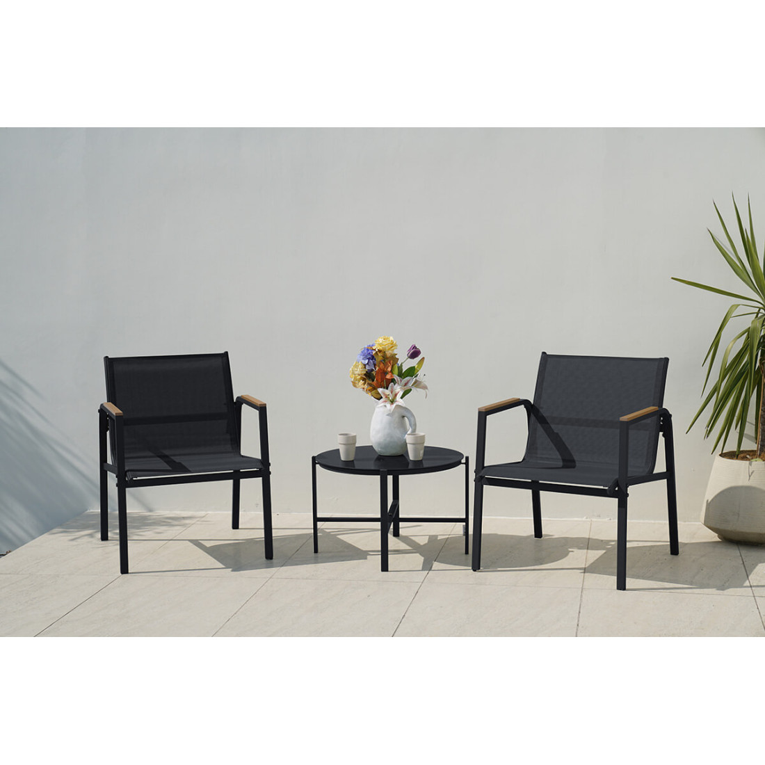 Aranżacja na tarasie czarnych mebli na balkon mango 