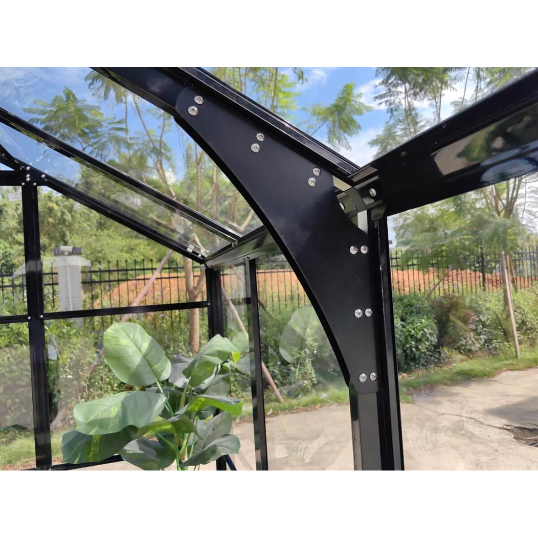 Grafika przedstawiająca możliwość rozbudowy szklarni poprzez dodanie modułu