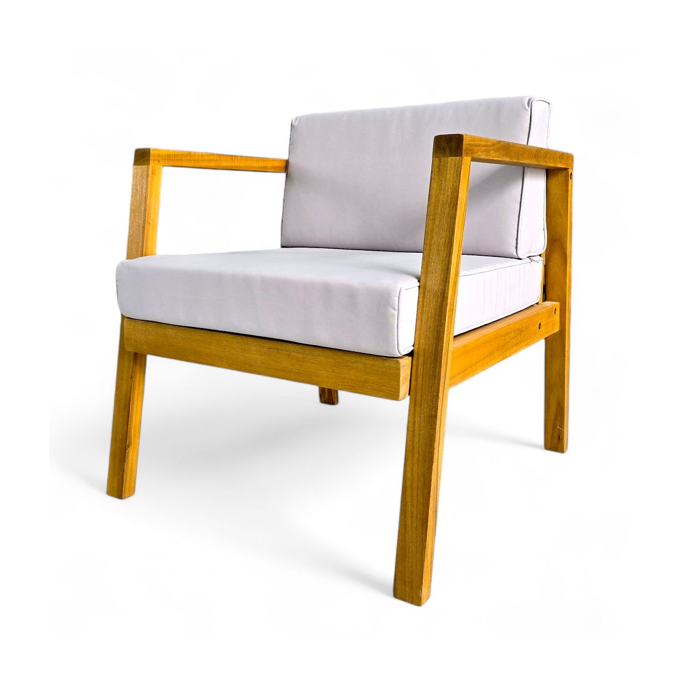 drewniany fotel z szarymi poduszkami z zestawu malmo caffe